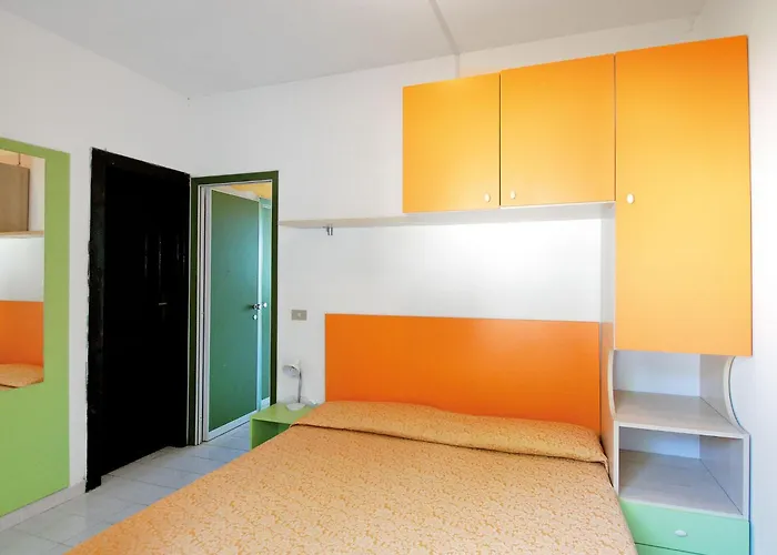 By Interhome 別荘 カザル・ボルセッティ