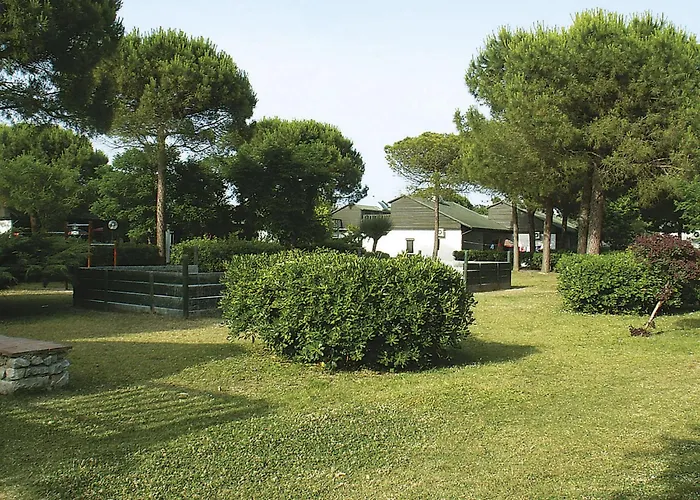 By Interhome 別荘 カザル・ボルセッティ